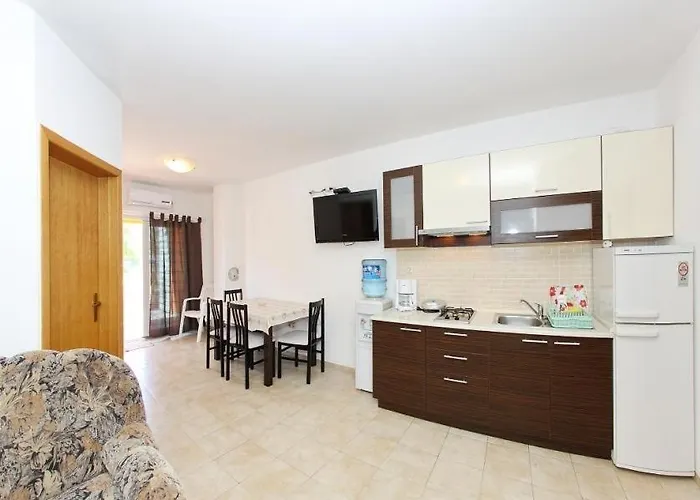 Apartment In With Balcony, Air Conditioning, Wi-fi