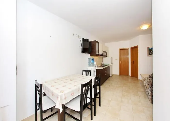 Apartment In With Balcony, Air Conditioning, Wi-fi