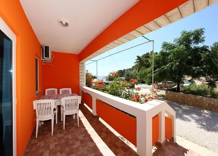 In With Balcony, Air Conditioning, Wi-fi Apartment Vir