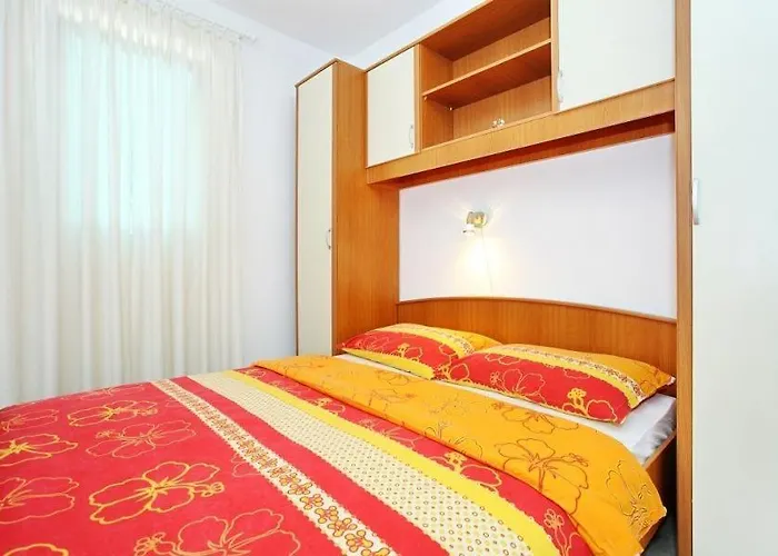 In With Balcony, Air Conditioning, Wi-fi