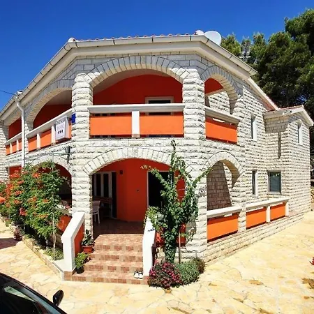 In With Balcony, Air Conditioning, Wi-fi Apartment *