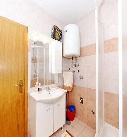 In With Balcony, Air Conditioning, Wi-fi *