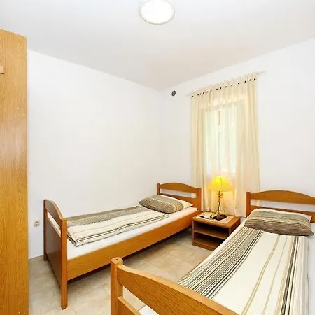 In With Balcony, Air Conditioning, Wi-fi Vir
