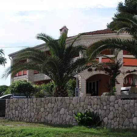 Apartment In With Balcony, Air Conditioning, Wi-fi Vir