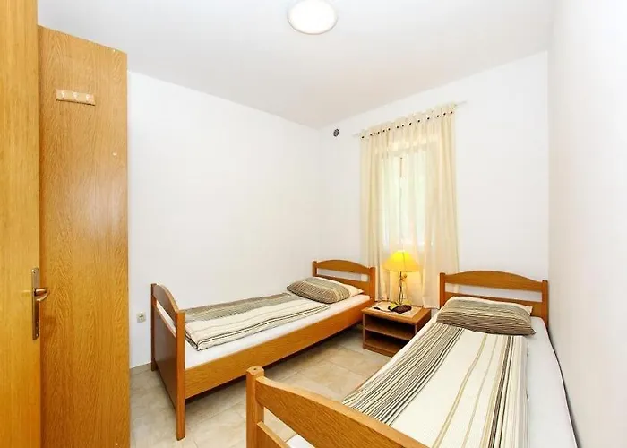 In With Balcony, Air Conditioning, Wi-fi Vir