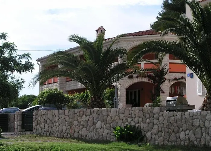 Apartment In With Balcony, Air Conditioning, Wi-fi Vir